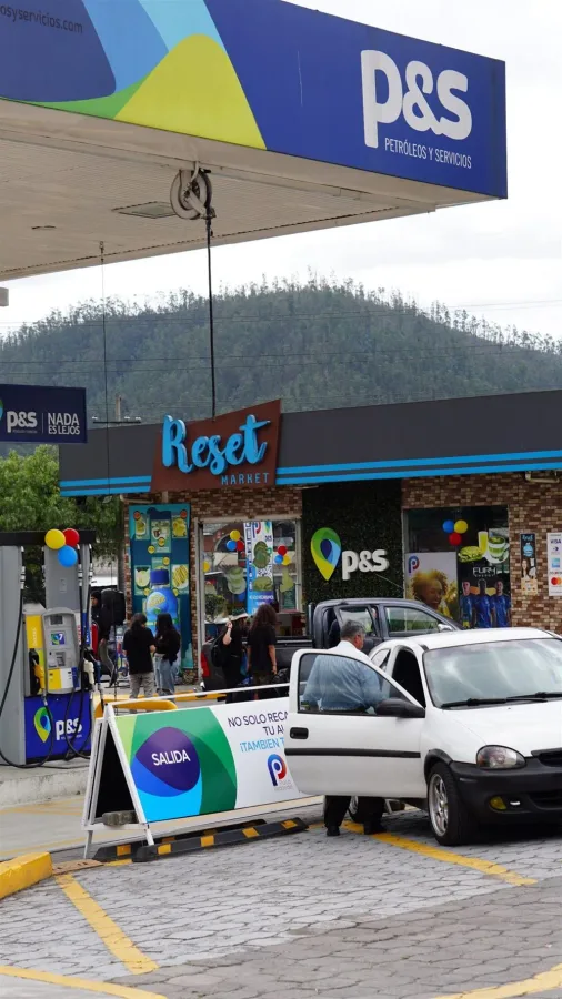Reset Market, minimarket dentro de Plaza Redondel